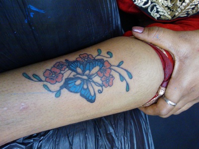 SAI साईं HINDI CALLIGRAPHY Soni's Tattoo Studio 09974432274 #sonistattoo  @sonistattoo | Tattoo designs, Alien tattoo, Feather tattoo colour